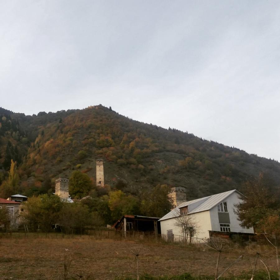 Отель Lagami House Местия Экстерьер фото