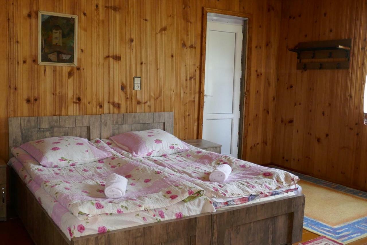 Отель Lagami House Местия Экстерьер фото